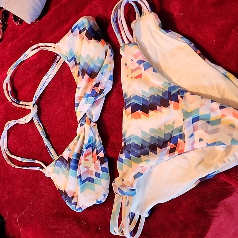 Two piece geometric pattern bathing suit